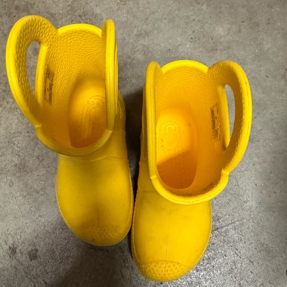 CROCS Toddler Yellow Handle It Rain Boot - Picture 4 of 5